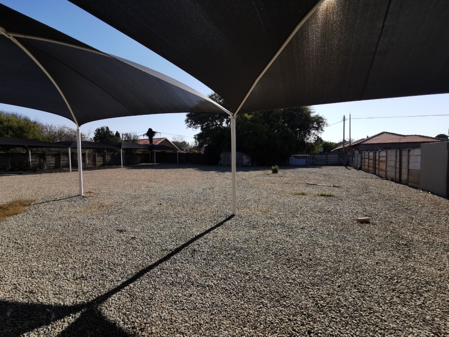 To Let  Bedroom Property for Rent in Wilkoppies North West